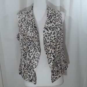 CHICO'S Vest Cheetah print zippers  size 0